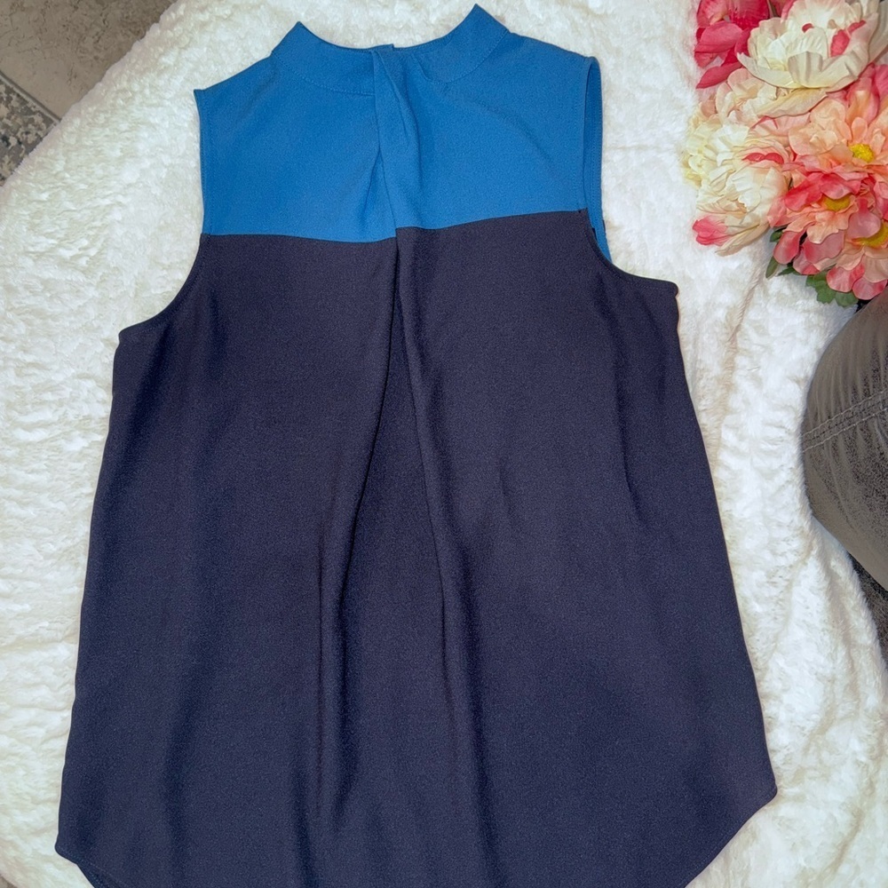 3 x 20$ Ann Taylor Blue and Black Sleeveless Tank Top Size XXS